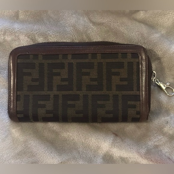 Fendi Unisex Wallet - Picture 3 of 6